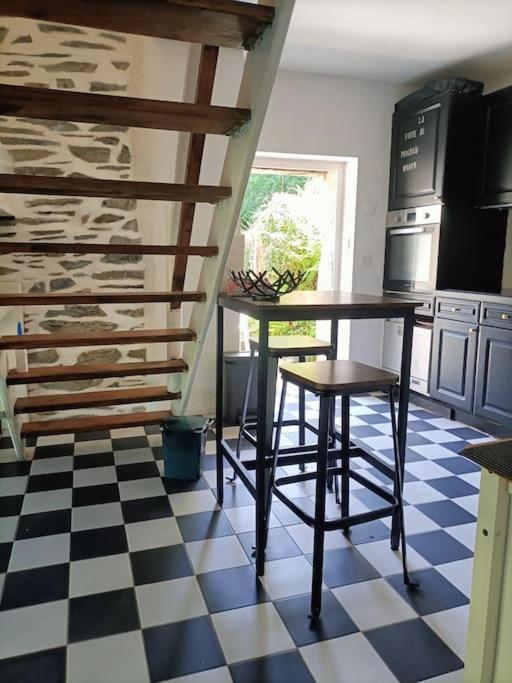 Holiday home Penty Atypique ,calme Et A Deux Pas Du Centre Chateaulin